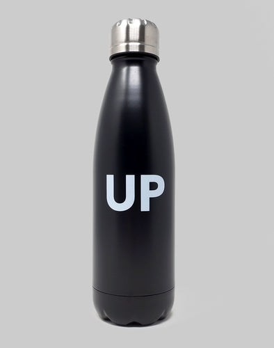 Une image de la bouteille d'eau officielle UP Express avec une finition extérieure noire et le logo UP Express. 